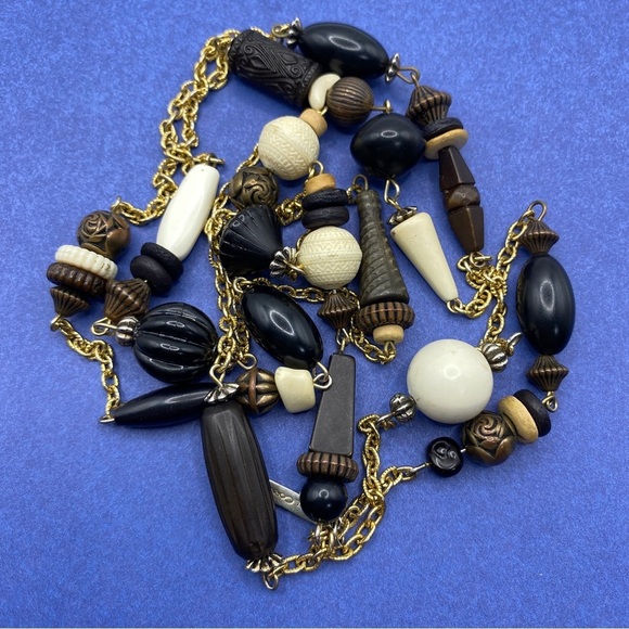 CASUAL CORNER Over-the-Head Boho Style Bead Necklace - Picture 6 of 6